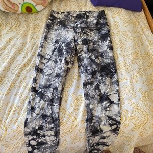 Tie dye lululemon wunder under